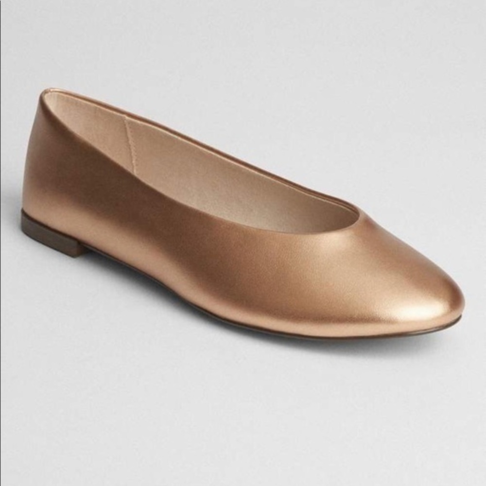NWT gap modern rosegold flat